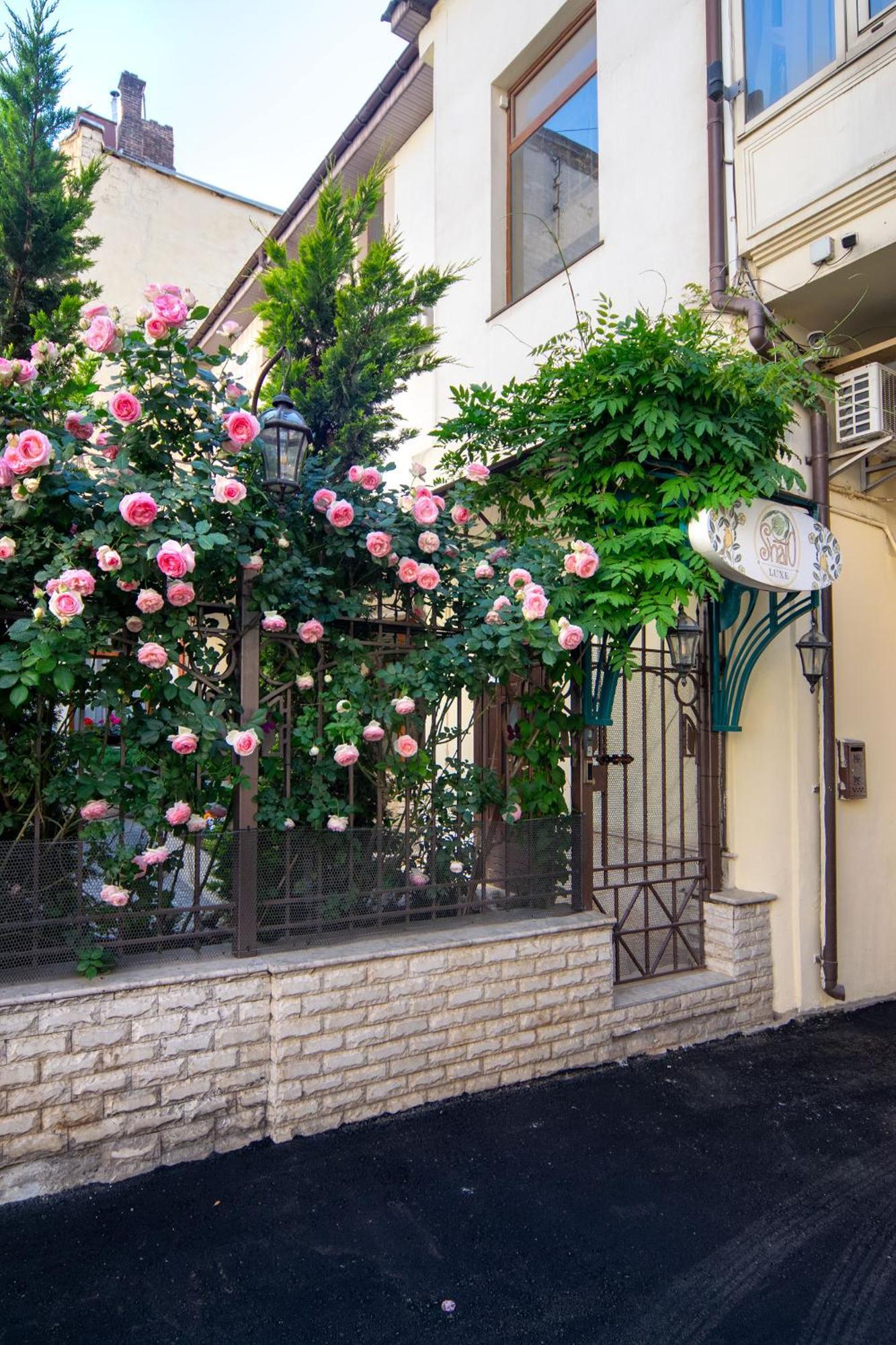Shato Luxe Odesa Exterior foto